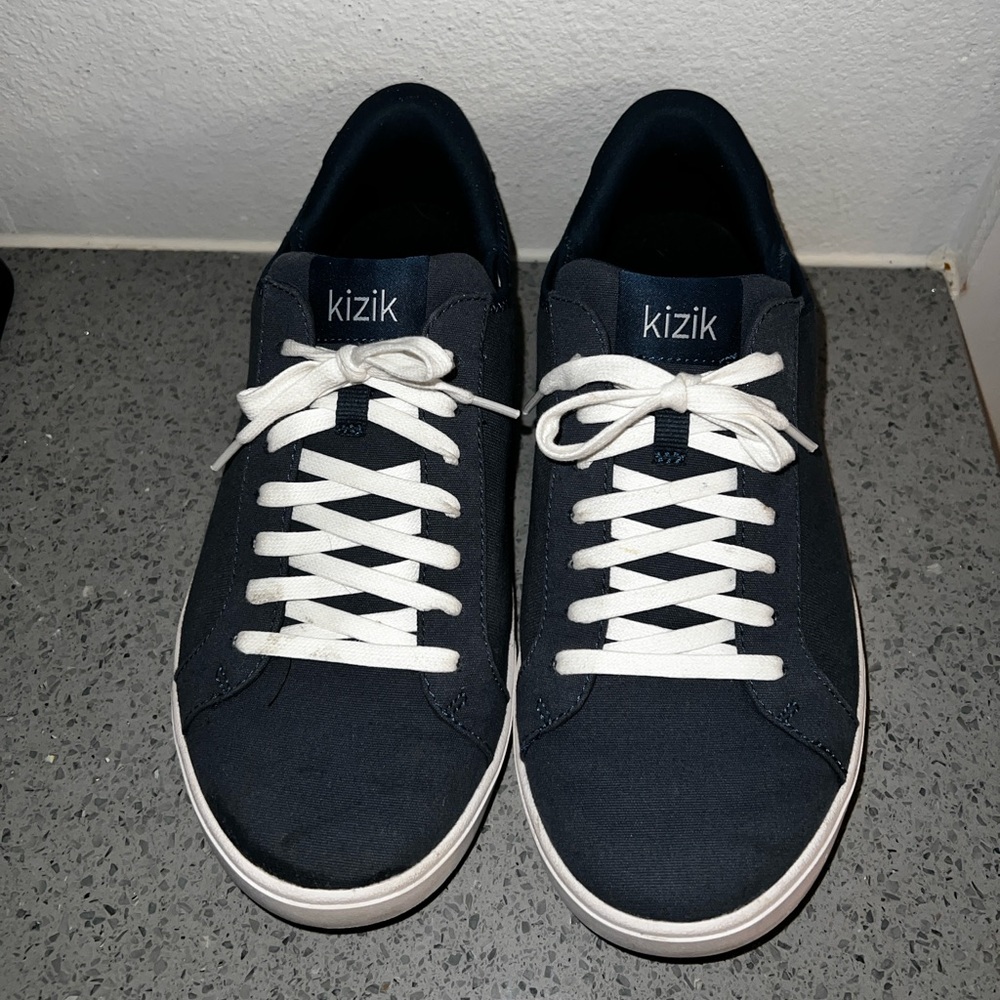 Navy Blue Kizik Sneakers